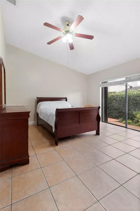 Undisclosed, Hialeah, FL 33015 photo 27