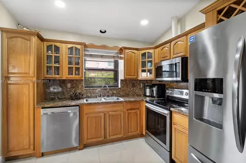 Undisclosed, Hialeah, FL 33015 photo 14