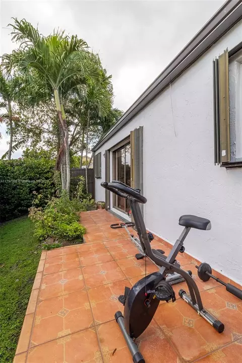 Undisclosed, Hialeah, FL 33015 photo 21