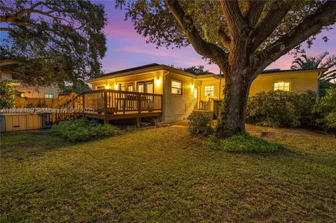 13624 NW 1st Ave, Miami, FL 33168