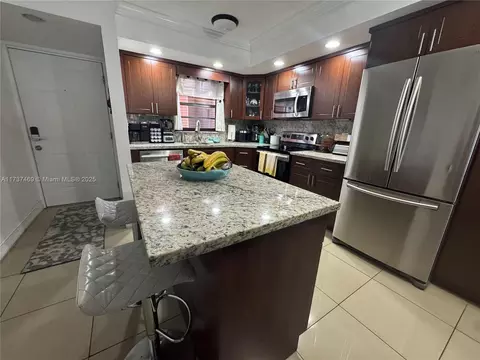 6175 W 20th Ave #112, Hialeah, FL 33012