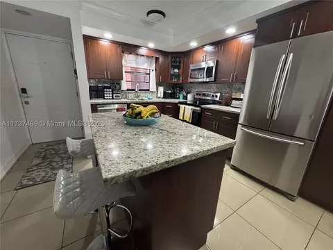 6175 W 20th Ave #112, Hialeah, FL 33012