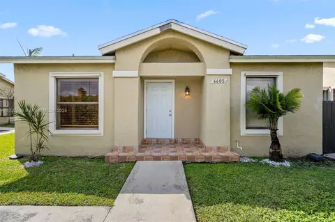 6605 SW 152nd Ct #05-40, Miami, FL 33193
