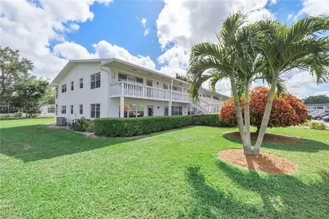 143 Oakridge J #143, Deerfield Beach, FL 33442