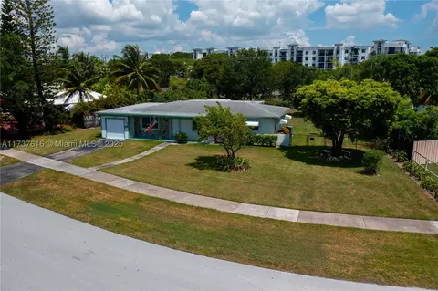 9501 SW 181st Ter, Palmetto Bay, FL 33157