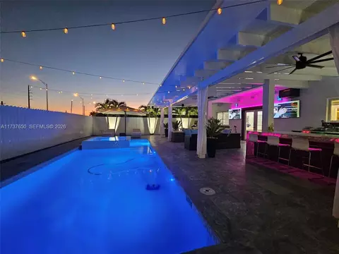 10290 SW 7th Ter, Sweetwater, FL 33174