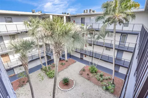 2860 Somerset Dr #409K, Lauderdale Lakes, FL 33311
