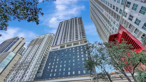 227 NE 2nd St #3002, Miami, FL 33132