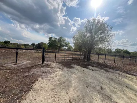 20066 NW 264 St, Okeechobee, FL 34972