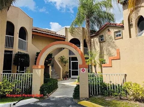 8886 SW 3rd St #202, Pembroke Pines, FL 33025