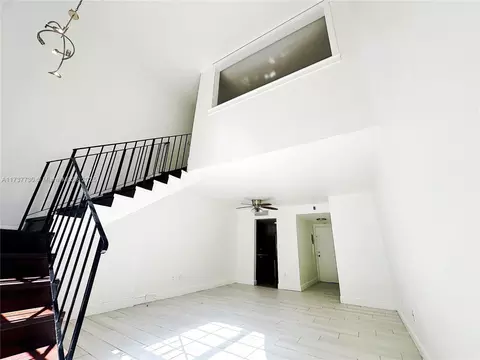 10901 N Kendall Dr #211, Miami, FL 33176
