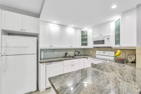 3011 Islewood D #3011, Deerfield Beach, FL 33442
