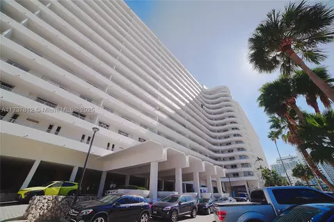 5555 Collins Ave #6L, Miami Beach, FL 33140