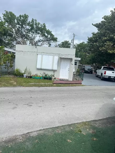 2381 NE 137 St, North Miami Beach, FL 33181