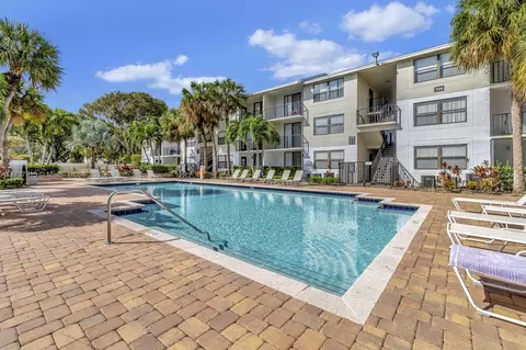 752 Executive Center Dr #37, West Palm Beach, FL 33401