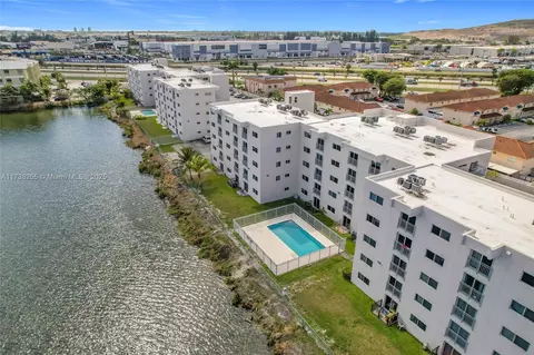 9915 W Okeechobee Rd #2-308, Hialeah Gardens, FL 33016