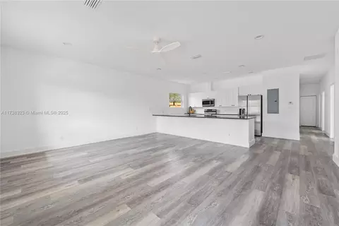 1671 NW 15th St, Pompano Beach, FL 33069