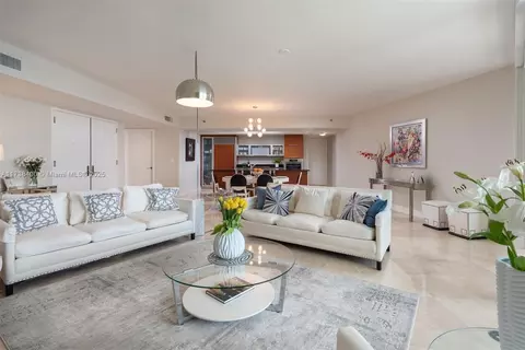 17201 Collins Ave #1604, Sunny Isles Beach, FL 33160