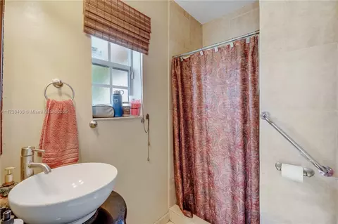 735 W 69th Pl, Hialeah, FL 33014 photo 18