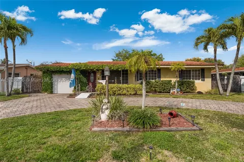 735 W 69th Pl, Hialeah, FL 33014