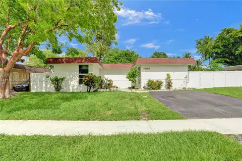 7908 NW 70th Ave, Tamarac, FL 33321