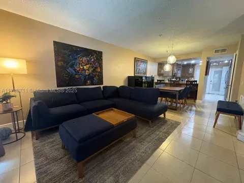 2401 NW 11th St #3C, Miami, FL 33125