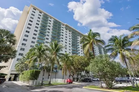 19390 Collins Ave #817, Sunny Isles Beach, FL 33160