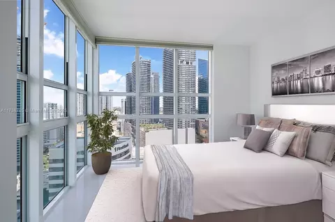 950 Brickell Bay Dr #2501, Miami, FL 33131