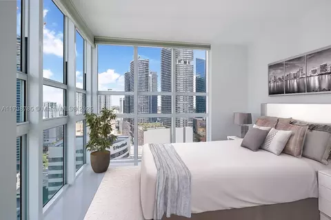 950 Brickell Bay Dr #2501, Miami, FL 33131