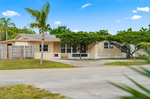 6461 Grant Ct, Hollywood, FL 33024
