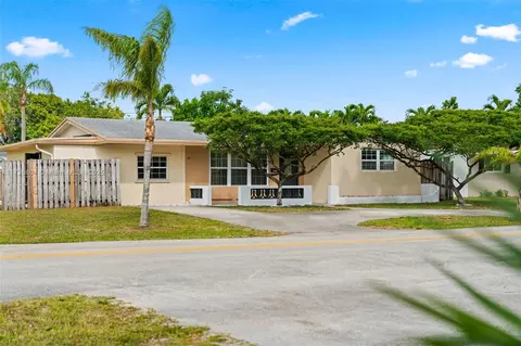 6461 Grant Ct, Hollywood, FL 33024