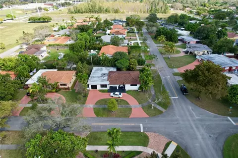 View/Area - 901 Apache St, Miami Springs, FL 33166 photo 3 of 3