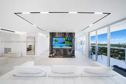 1900 Sunset Harbour Dr #2211, Miami Beach, FL 33139