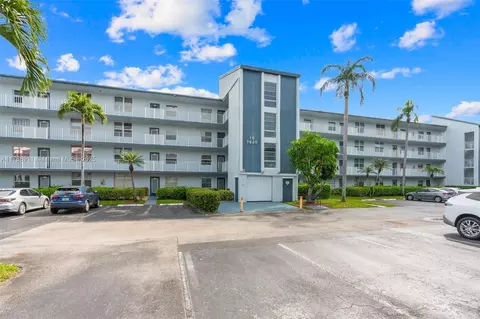 7620 NW 18th St #404, Margate, FL 33063
