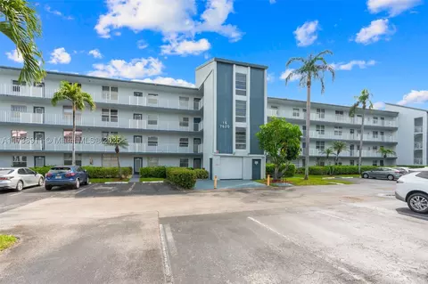 7620 NW 18th St #404, Margate, FL 33063