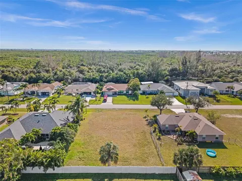 2133 Coral Point Dr, Cape Coral, FL 33990