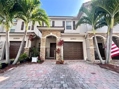21937 SW 93rd Pl, Cutler Bay, FL 33190