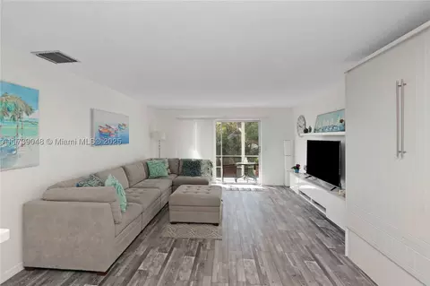 700 Layne Blvd #209, Hallandale Beach, FL 33009