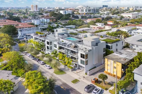 545 SW 11th St #307, Miami, FL 33129