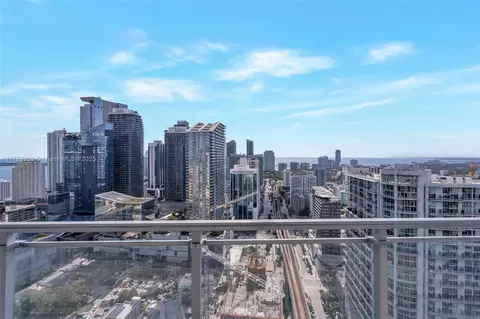 92 SW 3rd St #4105, Miami, FL 33130