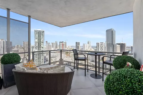 350 S Miami Ave #3805, Miami, FL 33130