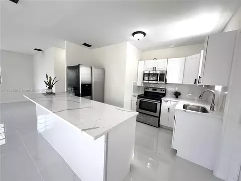 2932 NW 58th St, Miami, FL 33142