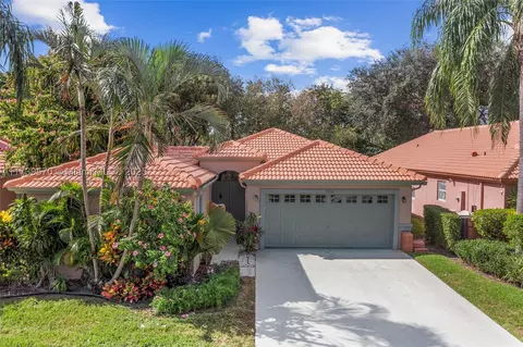 9926 Harbour Lake Cir, Boynton Beach, FL 33437