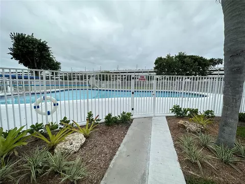 7360 SW 82nd St #E101, Miami, FL 33143