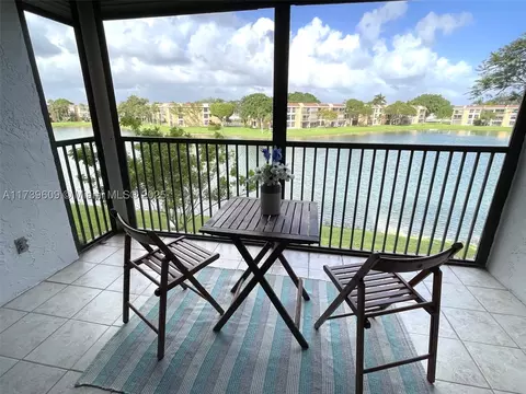 6531 Coral Lake Dr #307, Margate, FL 33063