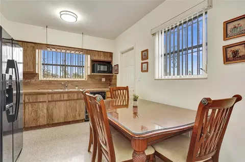 Dining - 1895 W 2nd Ave, Hialeah, FL 33010 photo 2 of 3