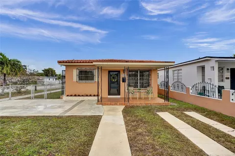 Exterior - 1895 W 2nd Ave, Hialeah, FL 33010 photo 4 of 6