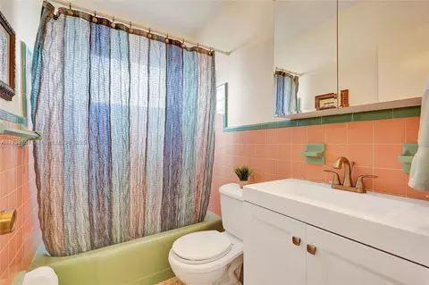 Bath - 1895 W 2nd Ave, Hialeah, FL 33010 photo 1 of 4