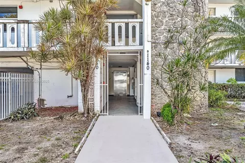 1140 NE 191st St #25, Miami, FL 33179