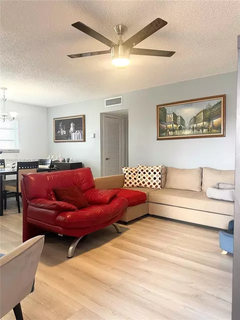 5300 Washington St #C311, Hollywood, FL 33021
